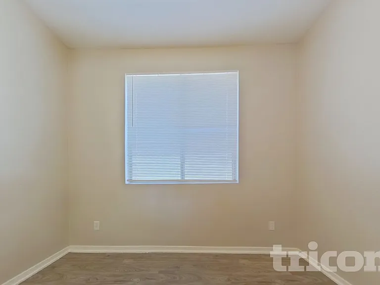 6619 W Golden Ln — Photo 13