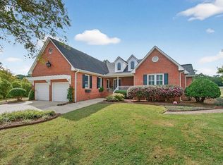 128 Country Club Dr, Greenwood, SC 29646