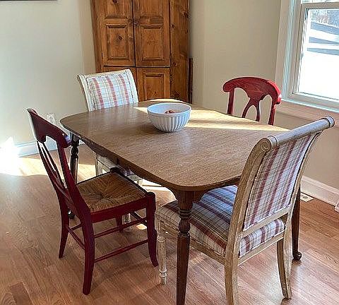 Dining area in kitchen