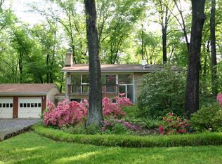 8405 Carderock Dr, Bethesda, MD 20817