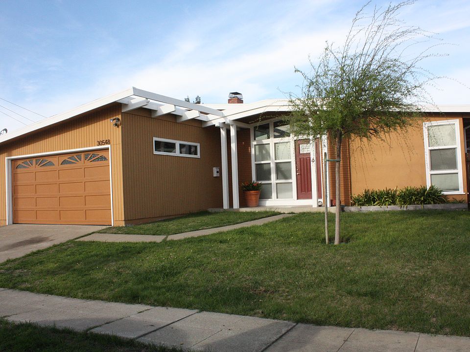 1st image of 30548 Oakmont Way