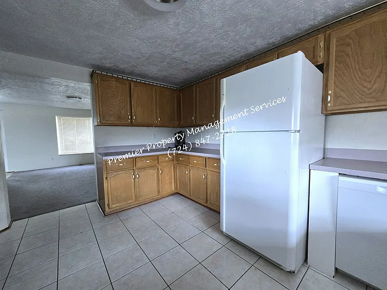 455 E Jefferson St — Photo 17