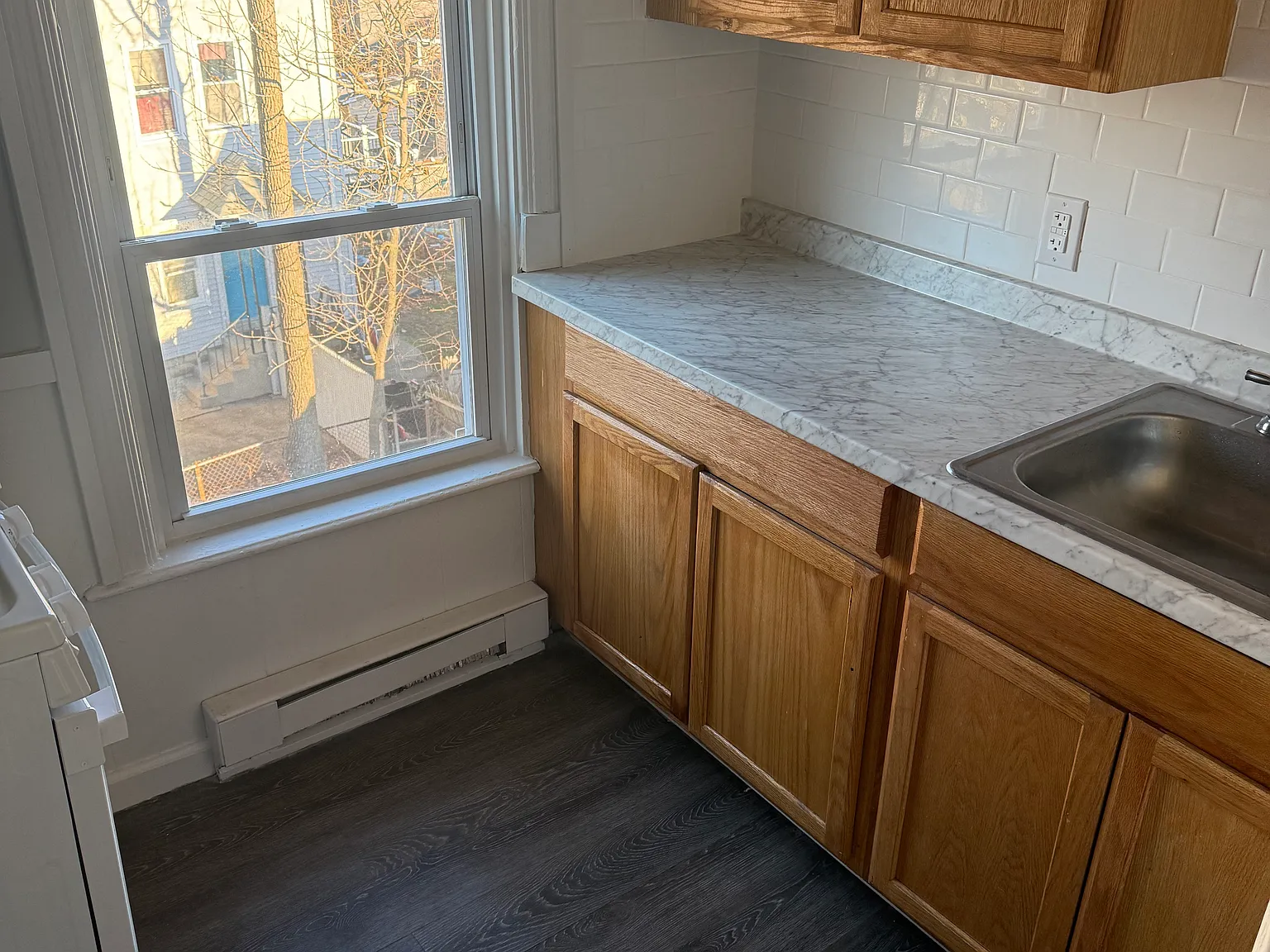 3 bed, 1200 sqft, $1,800 — Photo 3