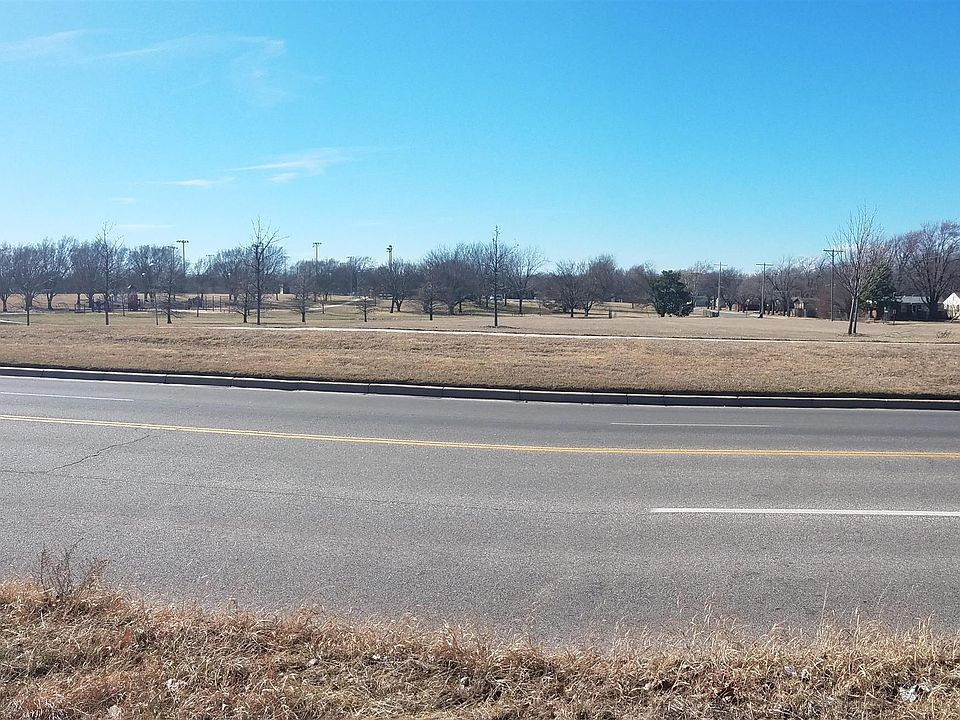 2nd image of 2000 S Woodlawn Blvd