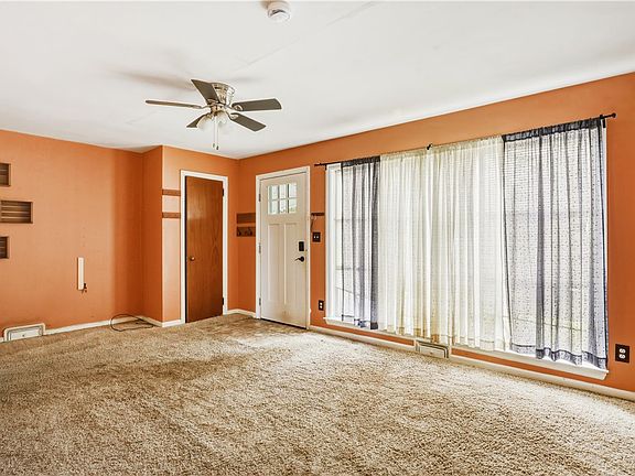 3rd image of 730 W 1st St