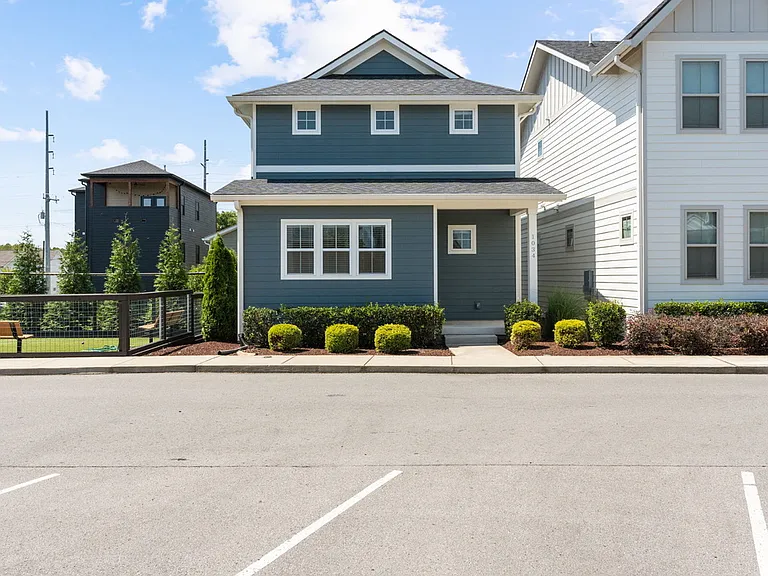 1034 Treaty Oaks Dr — Photo 14