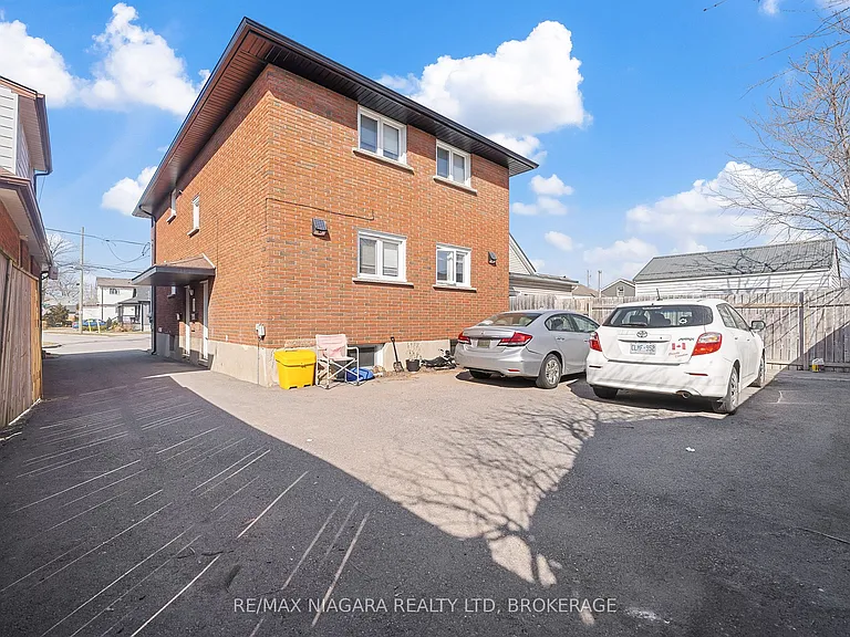 34 Saint George St #BASEMENT — Photo 17