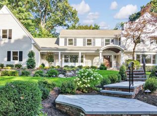 77 Linden Ln, Glen Head, NY 11545