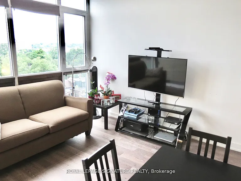 1190 Dundas St E #923 — Photo 4