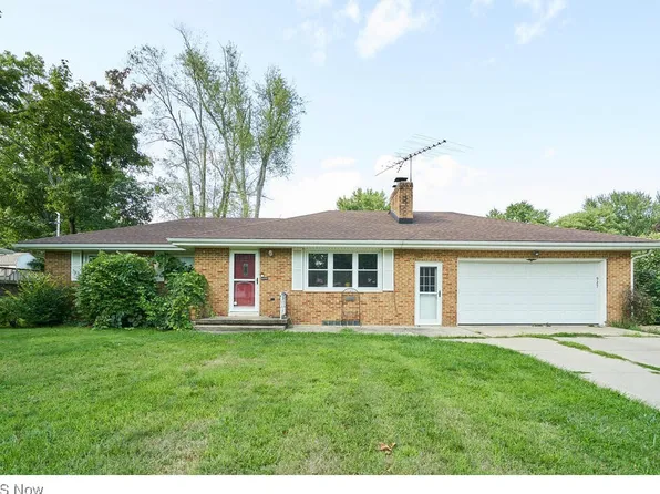 927 Nola Ave, Barberton, OH 44203