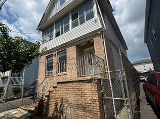 130 4th St #2R, Elizabethport, NJ 07206
