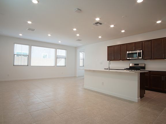 2nd image of 1079 E Sabino Dr