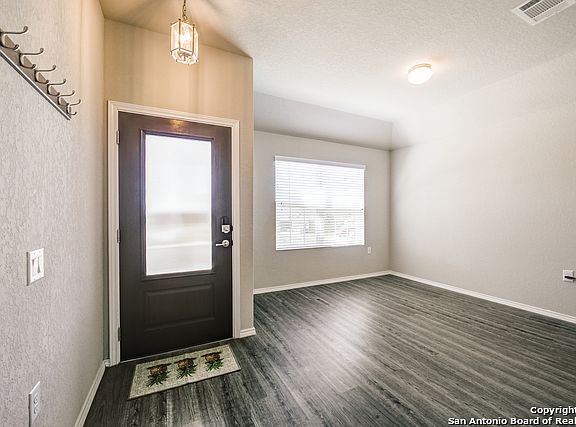 5th image of 927 Watson Way