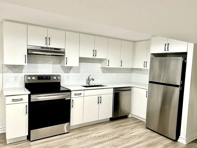 30 The Promenade #BASEMENT — Photo 4