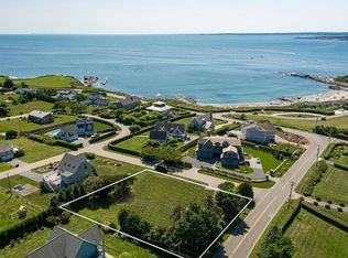 34 Castle Hill Ave, Newport, RI 02840