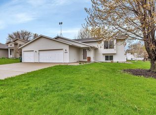 504 Harvest St SW, Hutchinson, MN 55350