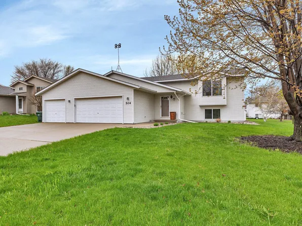 504 Harvest St SW, Hutchinson, MN 55350