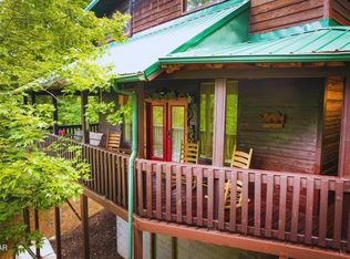 2202 Applewood Rd, Pigeon Forge, TN 37862