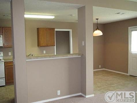 4th image of 1512 Lakeside Dr