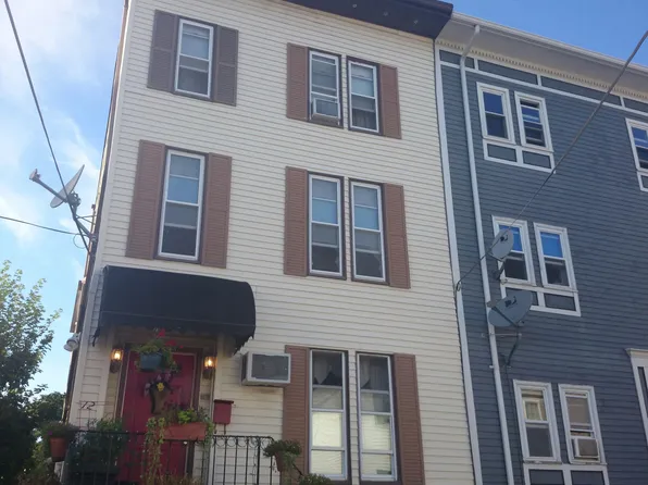 12 Leeds St, South Boston, MA 02127