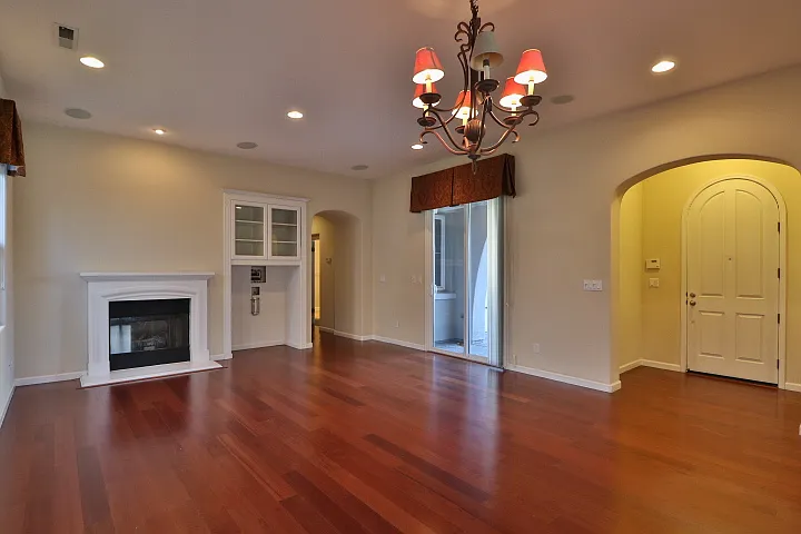 2300 Magnolia Bridge Dr — Photo 4