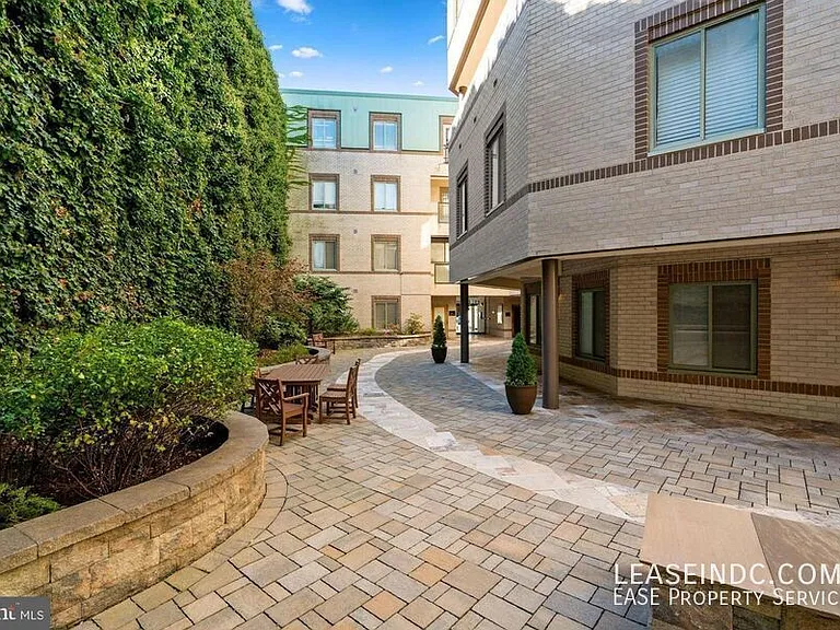 2141 Wisconsin Ave NW #D2 — Photo 22