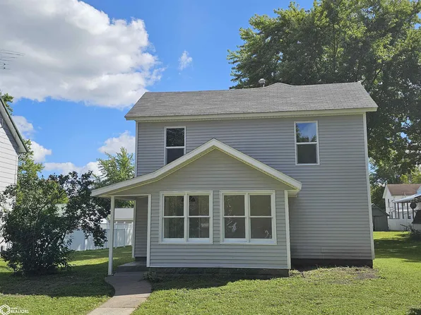 208 E Pearl St, Winfield, IA 52659