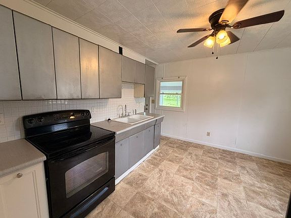 4th image of 3702 49th St