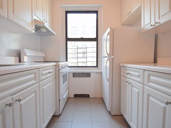 5th image of 2121 Cedar Ave APT 8F