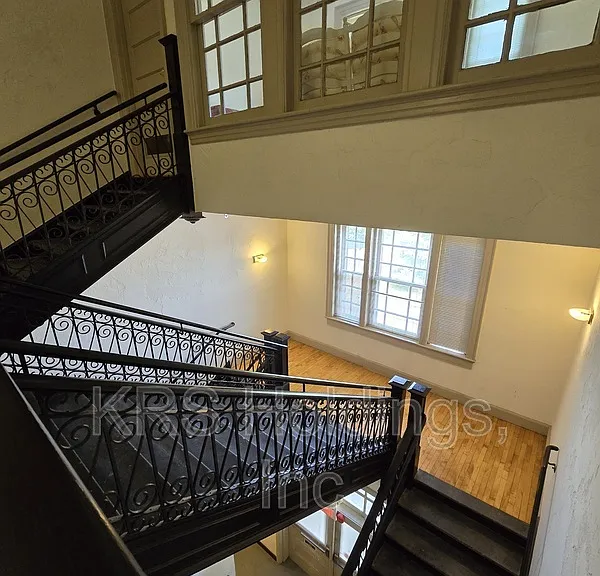 633 W Washington St — Photo 7