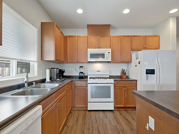 5th image of 10086 Knotts Dr