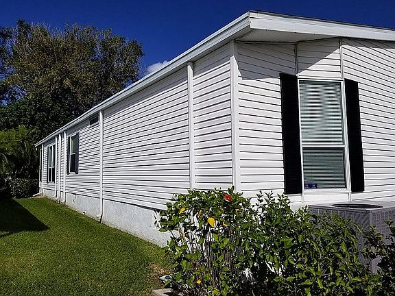 3rd image of 462 Bimini Cay