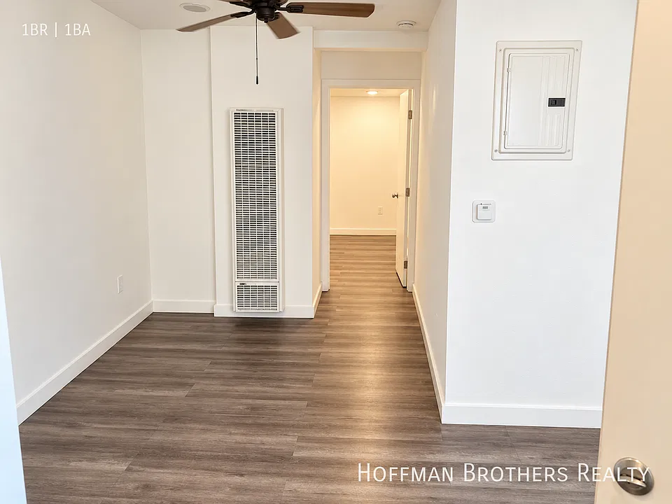 838 3/4 W 66th St