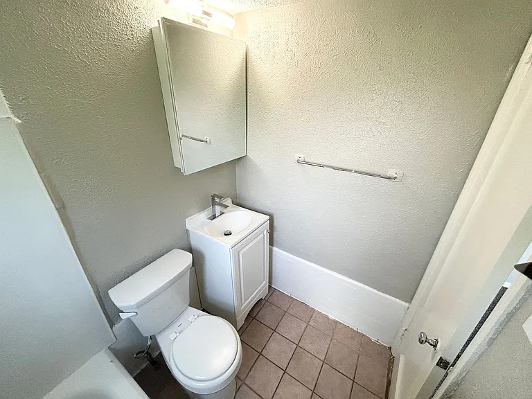 Charming 1, 2, and 3-Bedroom Townhomes in a Quiet Pittsburgh Neighborhood — Photo 47