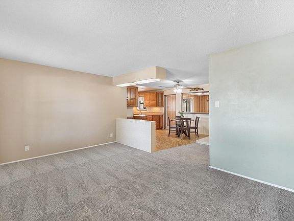 3rd image of 3112 Riviera Pl NE