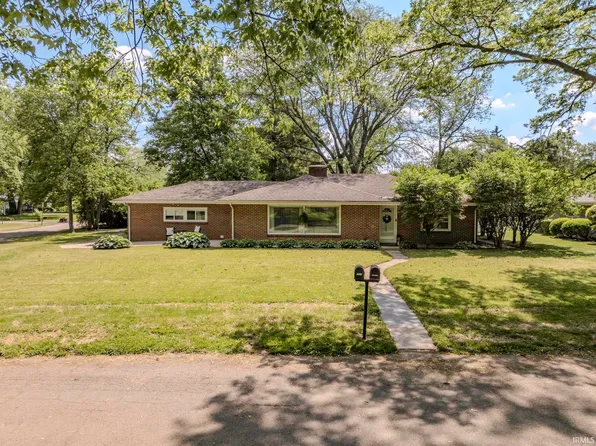 300 S Merrywood Ln, Muncie, IN 47304