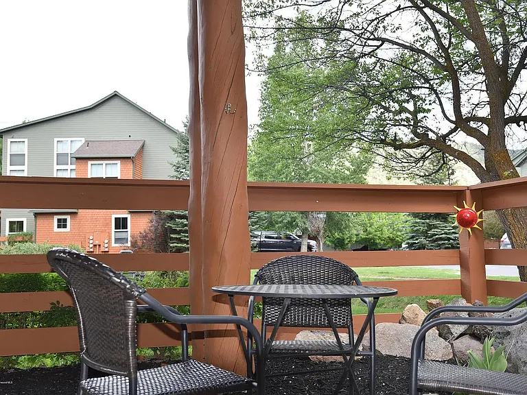 530 Evans Ct — Photo 20