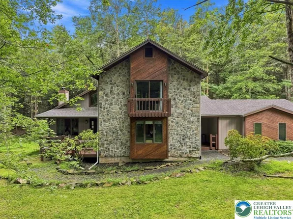 184 Sir Bradford Rd, Blakeslee, PA 18610