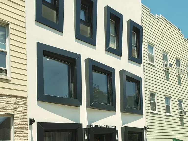 241 Devoe St #2R — Photo 16