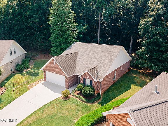 2nd image of 10229 Poppy Ln