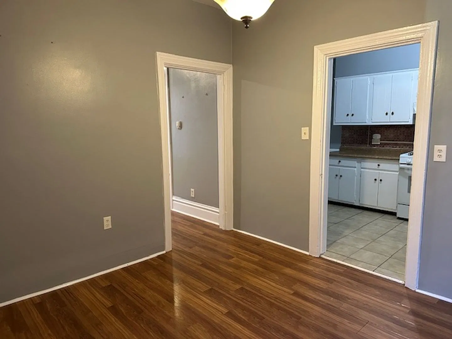 This inviting 3-bedroom, 1-bathroom home in Harrisburg School District offers 2 levels of living ... — Photo 3