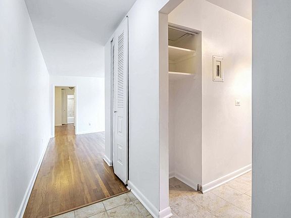 4th image of 10412 Montrose Ave APT 204