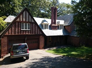 124 Chestnut Hill Rd, Newton, MA 02467
