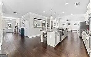 3rd image of 4410 Mossbrook Cir