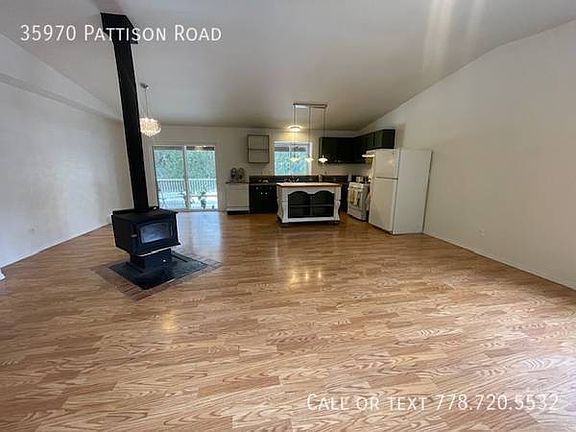 3rd image of 35970 Pattison Rd