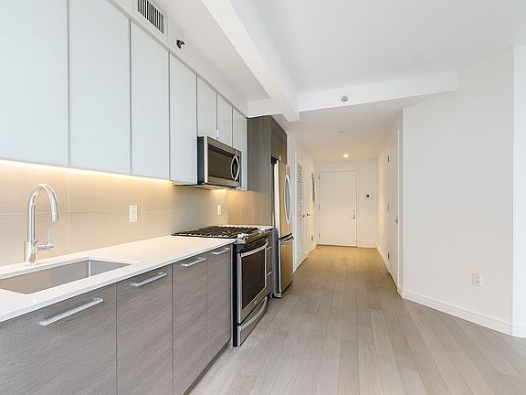 3rd image of 152-09 88th Ave #201