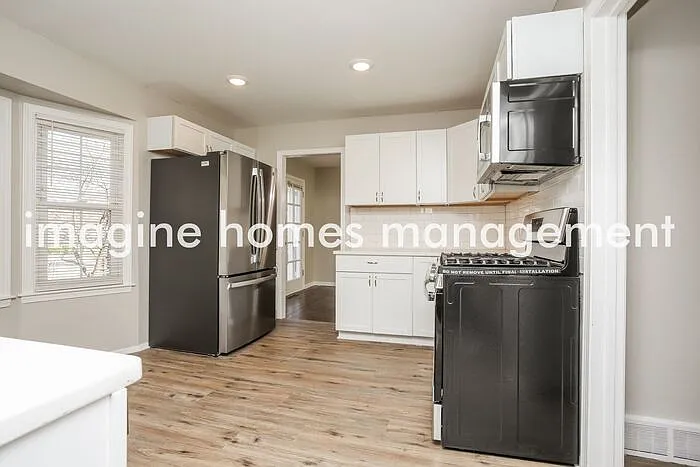 9411 Moody Park Dr — Photo 7