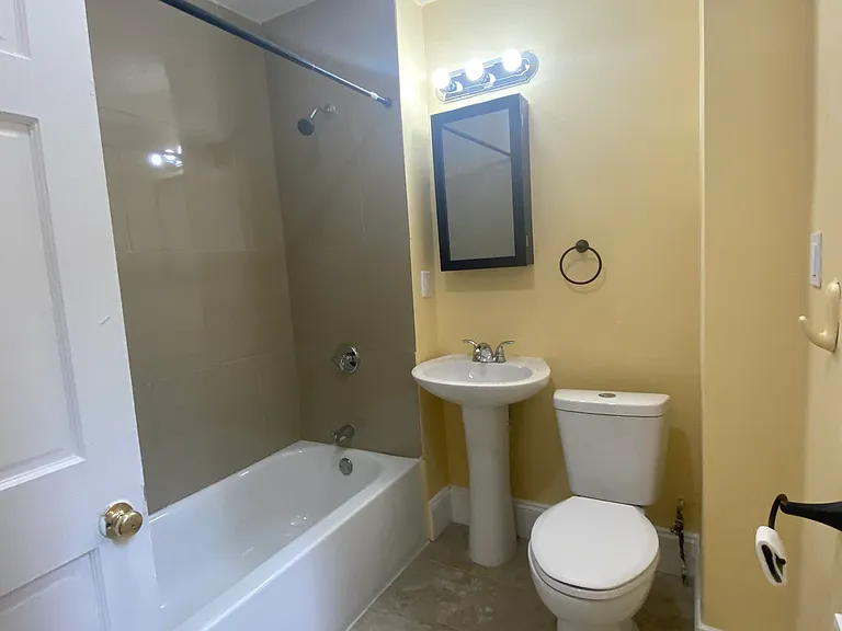 645 E Broadway #3 — Photo 6