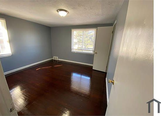 5th image of 9150 Mettetal St