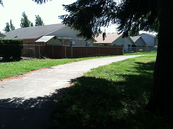 4th image of 18900 SE 11th Way